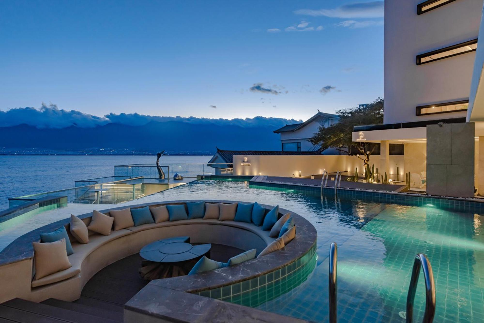 Dali Oriental Seaview Hotel -Dali Erhai المظهر الخارجي الصورة
