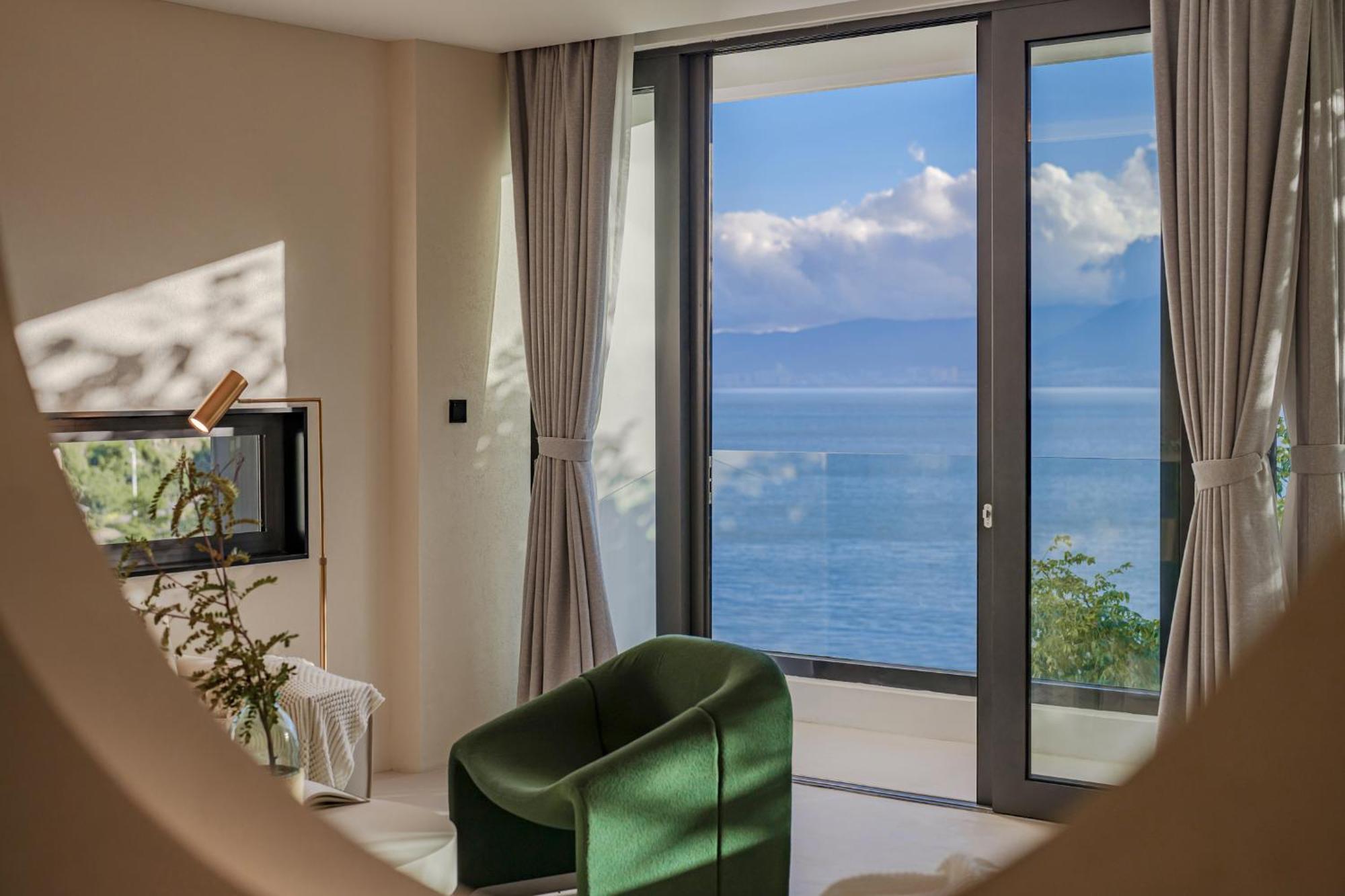 Dali Oriental Seaview Hotel -Dali Erhai المظهر الخارجي الصورة